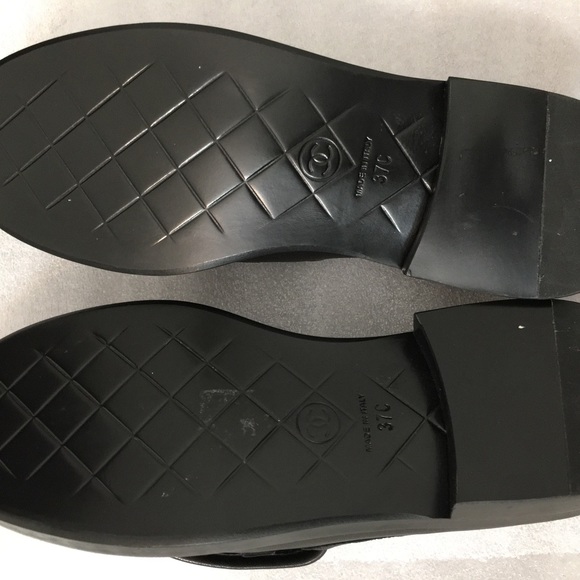 Chanel Quilted Flap TurnLock CC Gold Logo Loafer. Size 37C . Serial No DG36646 - Picture 4 of 16